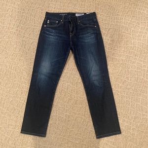 Dark blue boyfriend jeans
